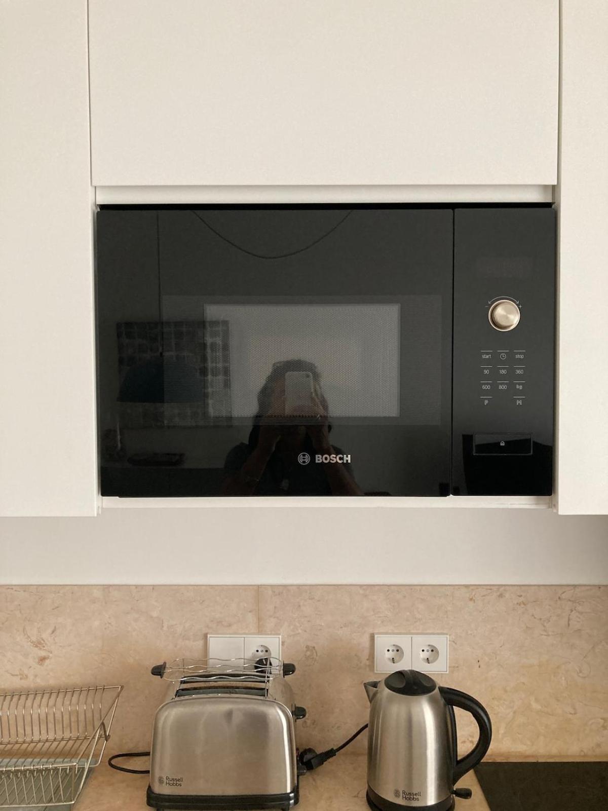 Charming Equipped Ac Lift Parking 4p Apartment *