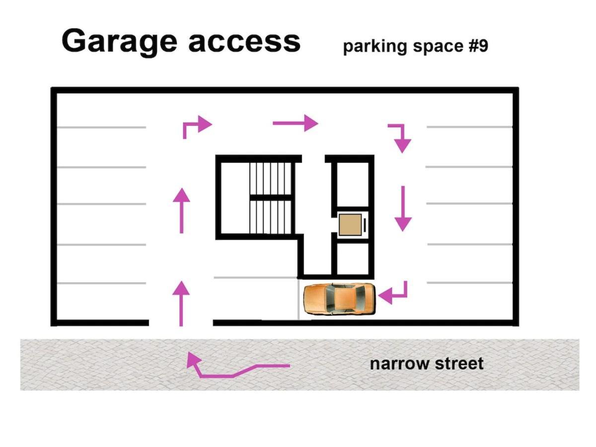 Charming Equipped Ac Lift Parking 4p