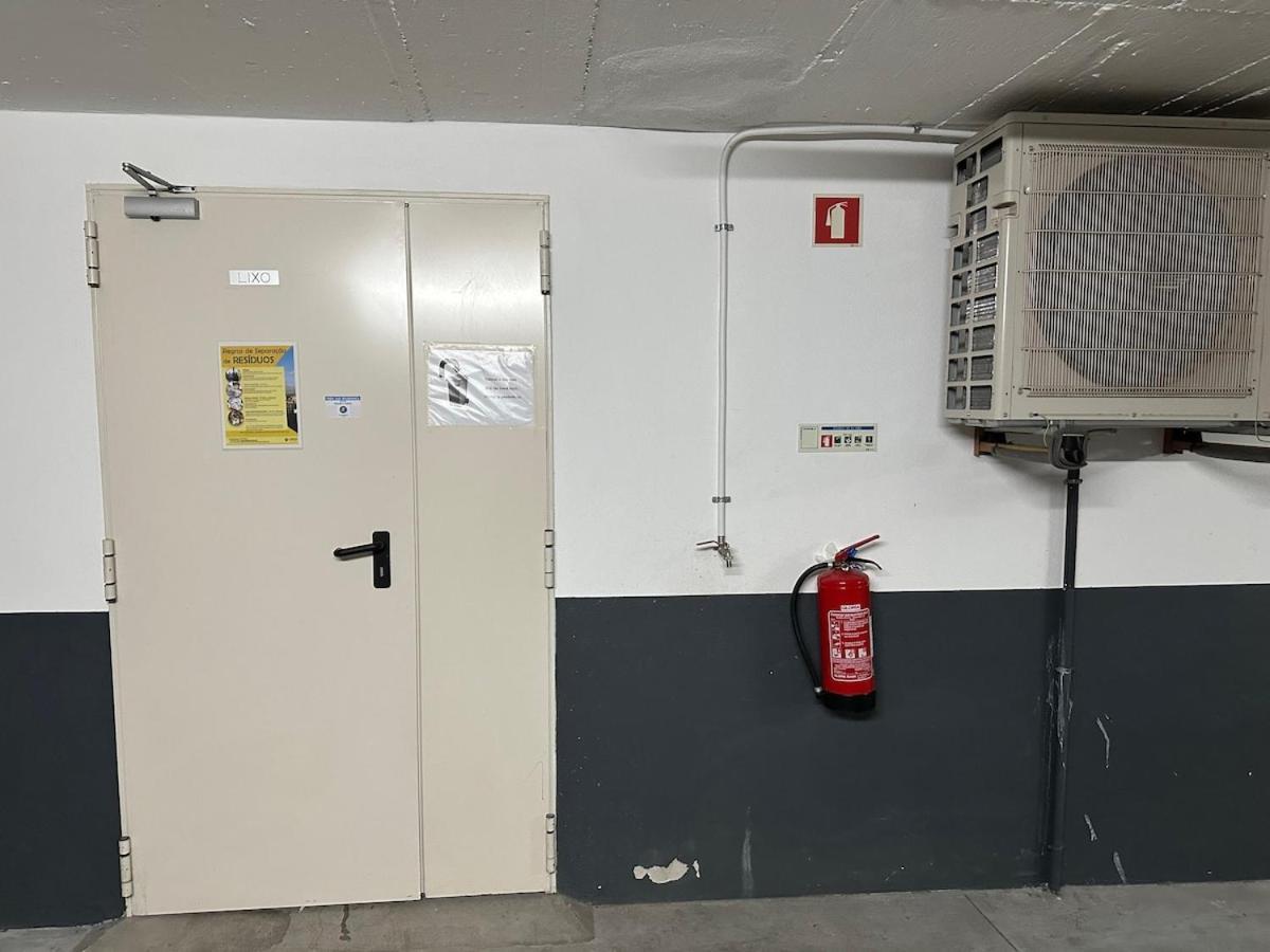 Charming Equipped Ac Lift Parking 4p Lissabon